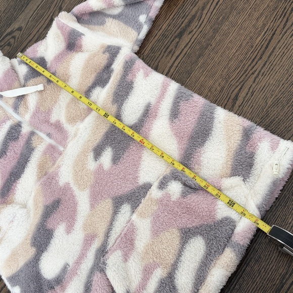 SO Supercozy Sherpa Quarter Zip Camo Pullover - Picture 9 of 12